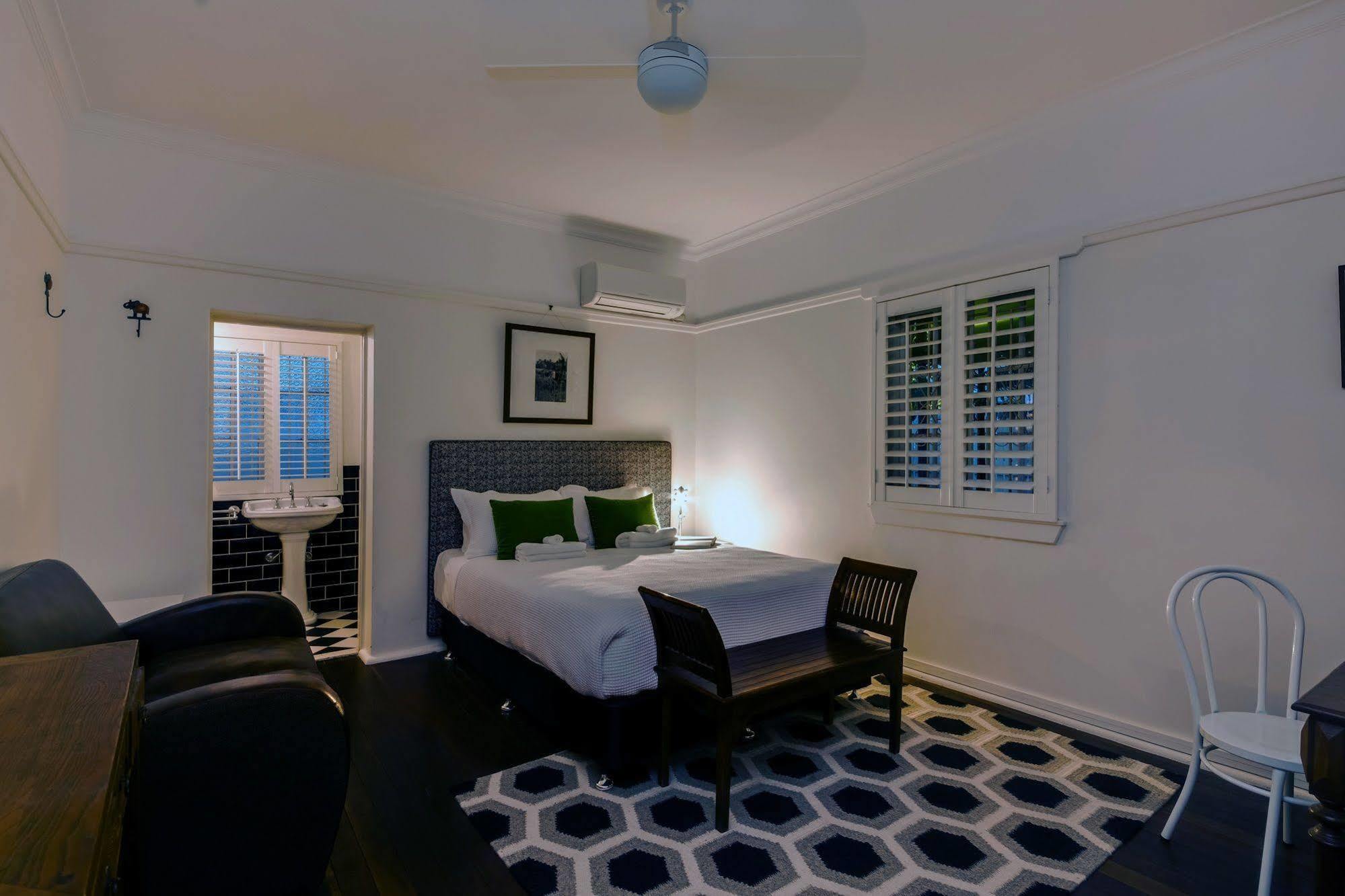Edward Lodge New Fam Brisbane Bagian luar foto